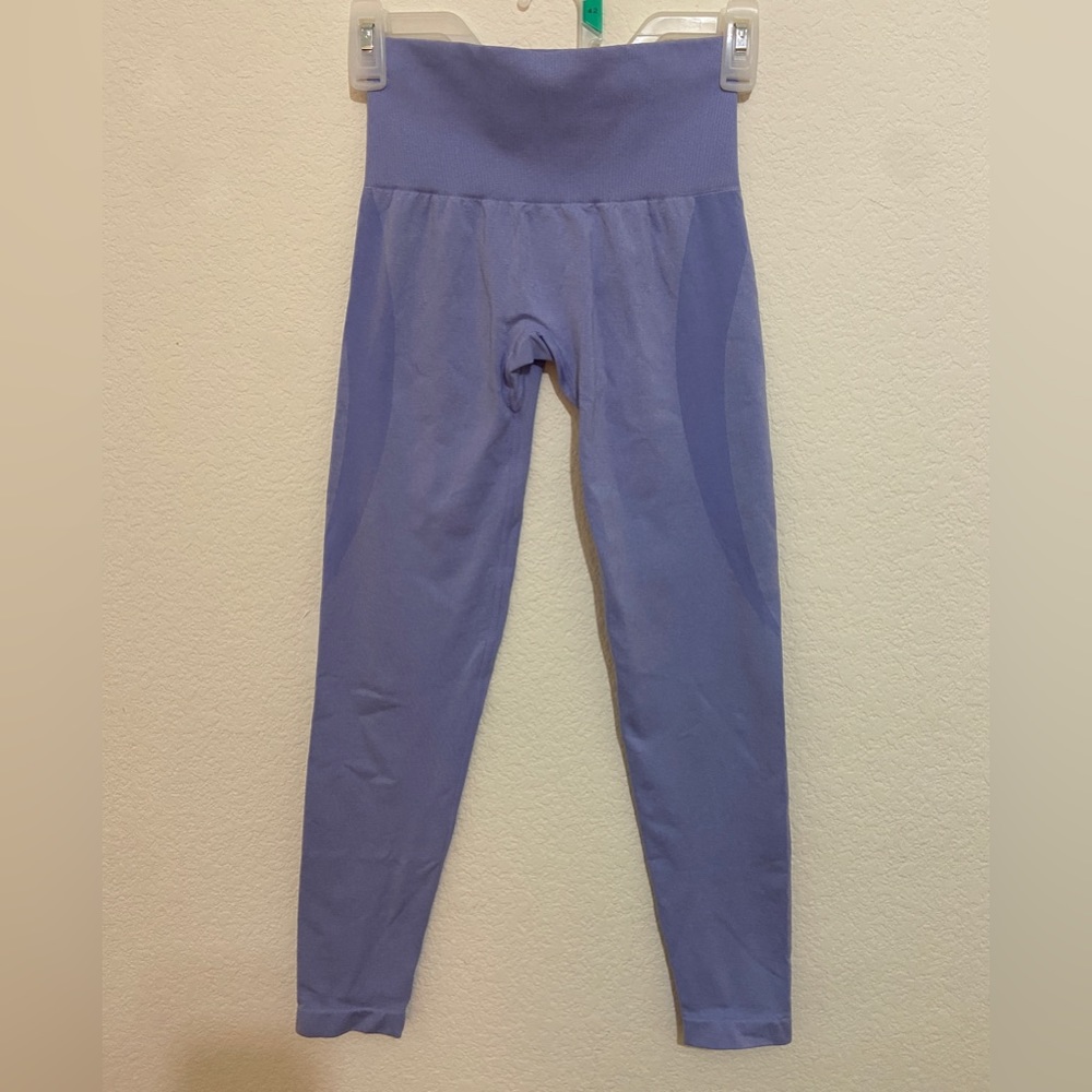 Periwinkle Nvgtn leggings